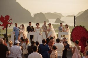 พังงาสร้างปรากฏการณ์! เปลี่ยนสกายวอล์คกระจกยาวที่สุดในไทย เป็นรันเวย์วิวาห์ ‘Beyond The Horizon Wedding’ ปักหมุดแลนด์มาร์คแต่งงานระดับโลก