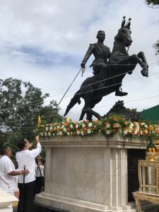 ทศวรรษแห่งศรัทธาปชาสโมสร ย้อนรอย 10 ปี พระบรมรูปสมเด็จพระนเรศวรมหาราช เคียงคู่พระธาตุเขาน้อย เมืองน่าน